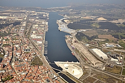 Port aerial